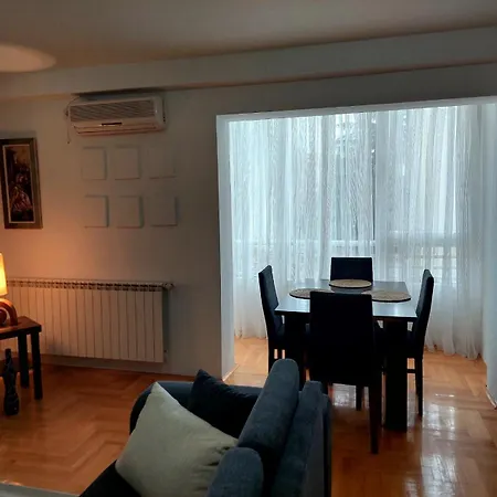Urban Nest Apartment
